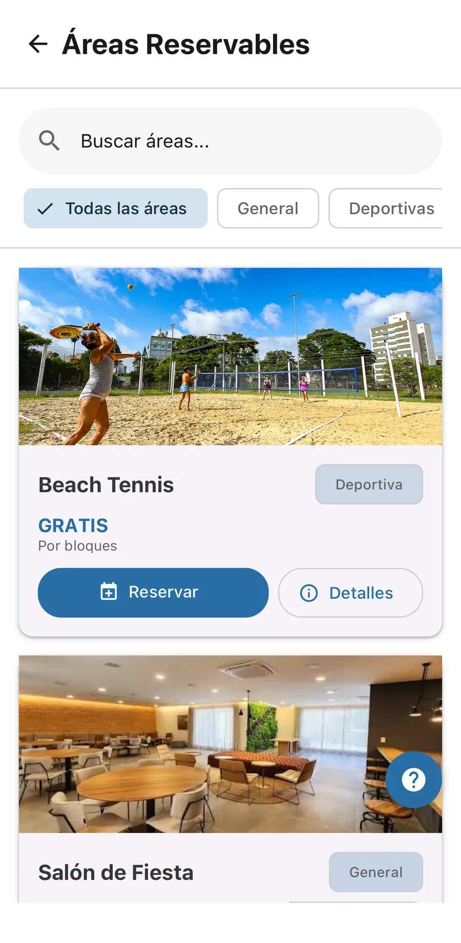 Áreas reservables en la app, cada una con su foto: la cancha de beach tennis y el salón de fiestas, con su categoría y el botón de reservar.